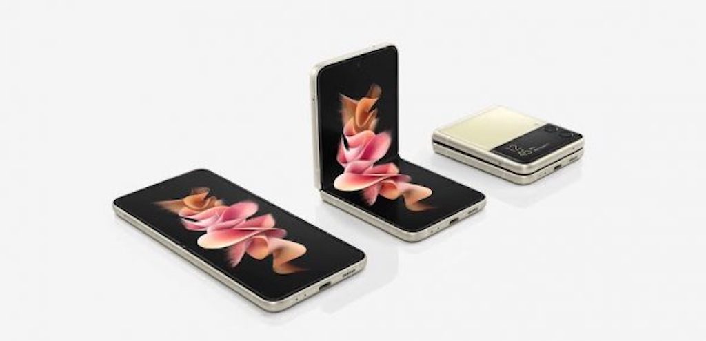 H Vodafone φέρνει τα νέα foldable Samsung Galaxy Z Fold3 5G και Z Flip3 5G και το νέο Samsung Galaxy Watch4