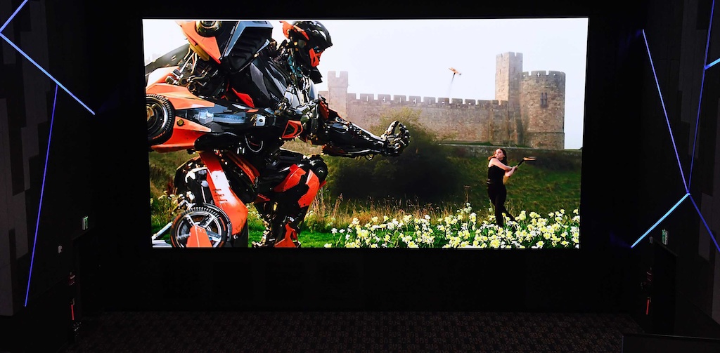 Η Samsung παρουσιάζει την πρώτη παγκοσμίως Cinema LED οθόνη