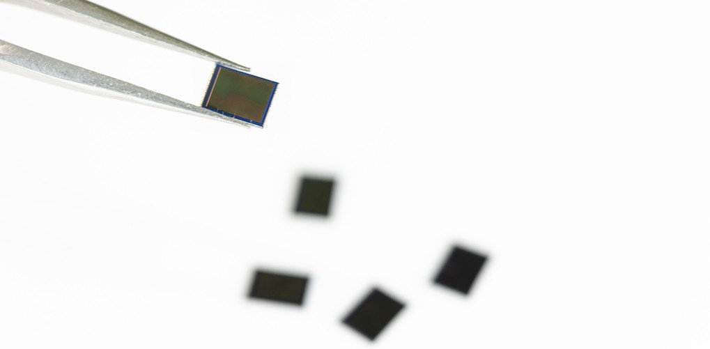 H Samsung πρωτοπορεί με την έναρξη μαζικής παραγωγής του μικρότερου αισθητήρα εικόνας για κινητές συσκευές 0.64μm-pixel της βιομηχανίας