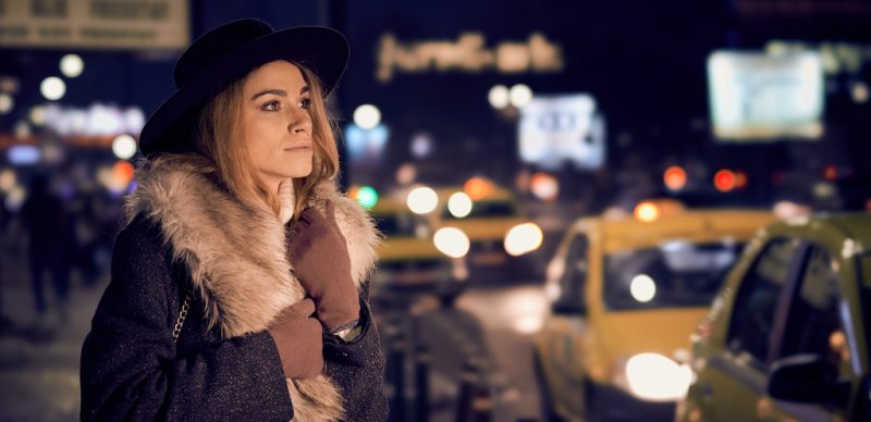 Αναζητήστε το φως με τον φακό 100mm STF της Sony