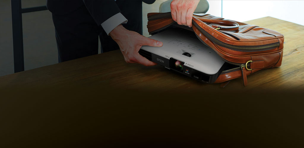 Epson EB-1795F: Θερινός κινηματογράφος… στη βαλίτσα σας