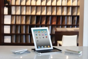 Keyboard Case iPad2 library