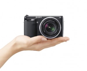 NEX F3 wSEL1855 hand BK