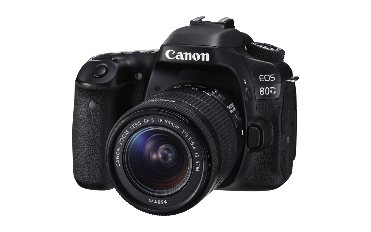 H Canon πρώτη διεθνώς στις μηχανές με εναλλασσόμενους φακούς